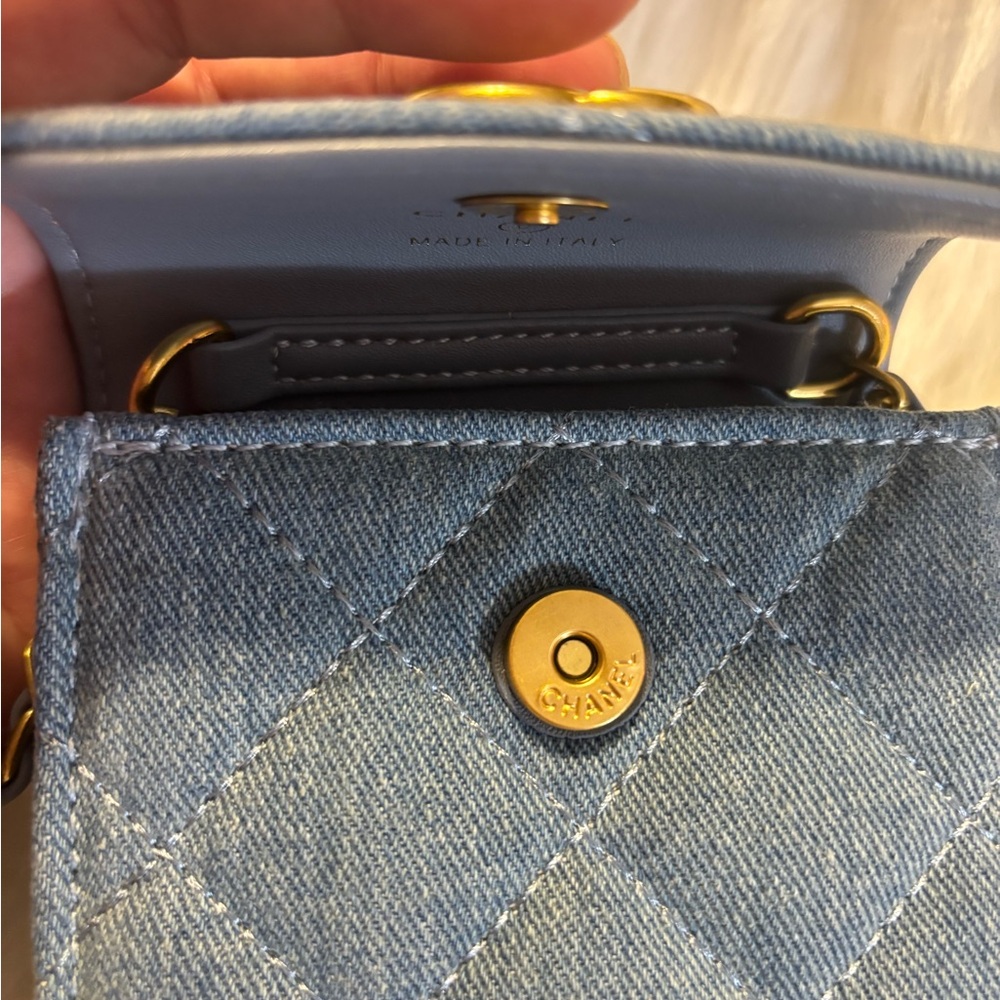 Chanel Beauty Makeup Denim Quilted Mini Bag with Gold Hardware - Picture 5 of 8